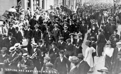 Empire-Day-Parade-Queens-Road.-1912.